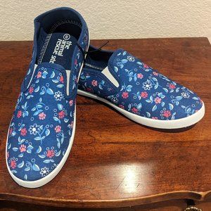 NWT Blue Floral Pawprint canvas slip-on shoes
